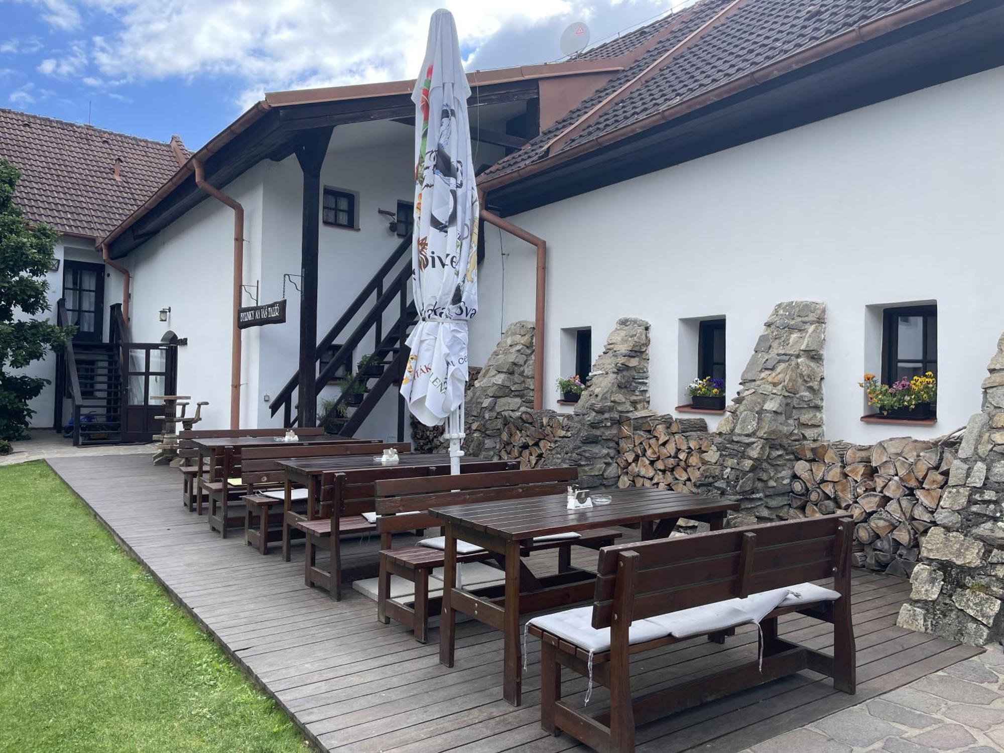 Wellness Hotel Svachovka Mirkovice ภายนอก รูปภาพ
